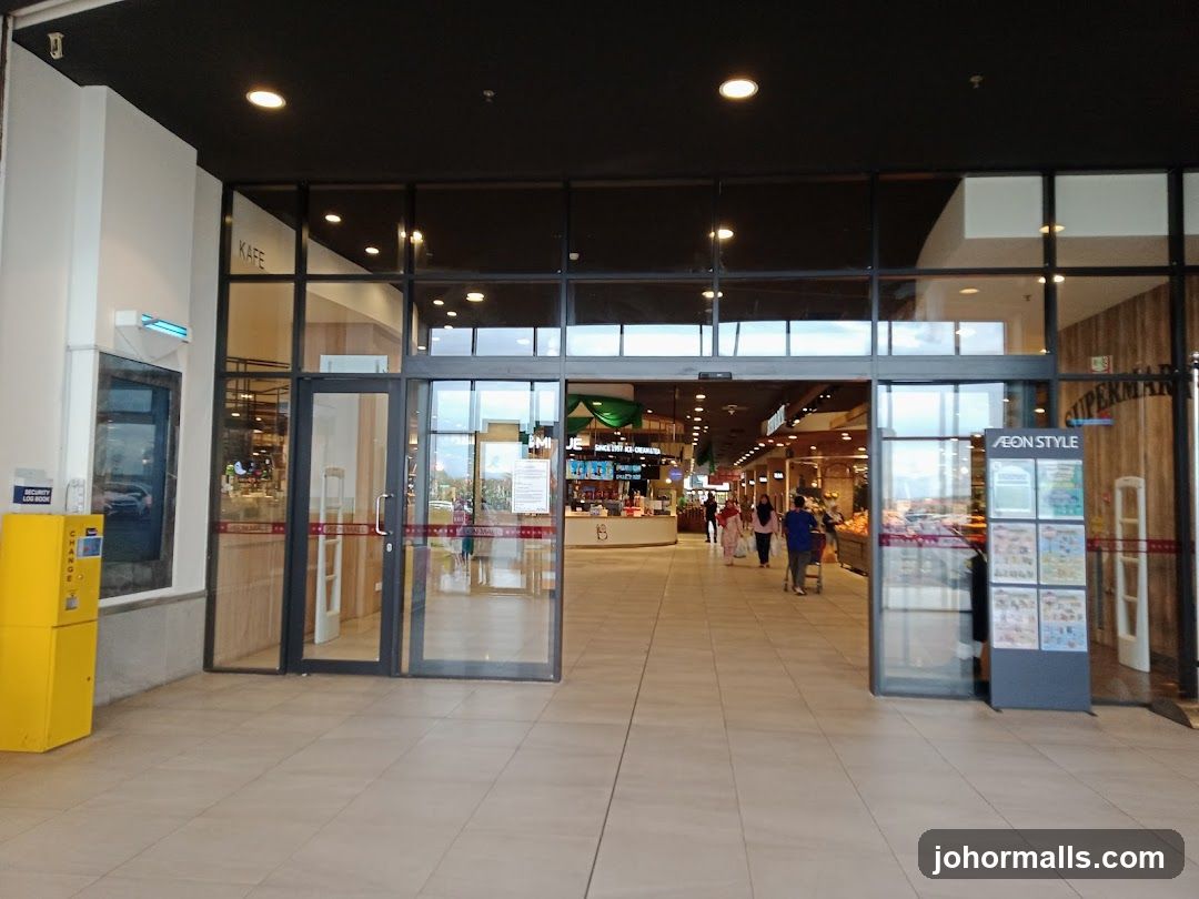 Entrance to AEON STYLE supermarket