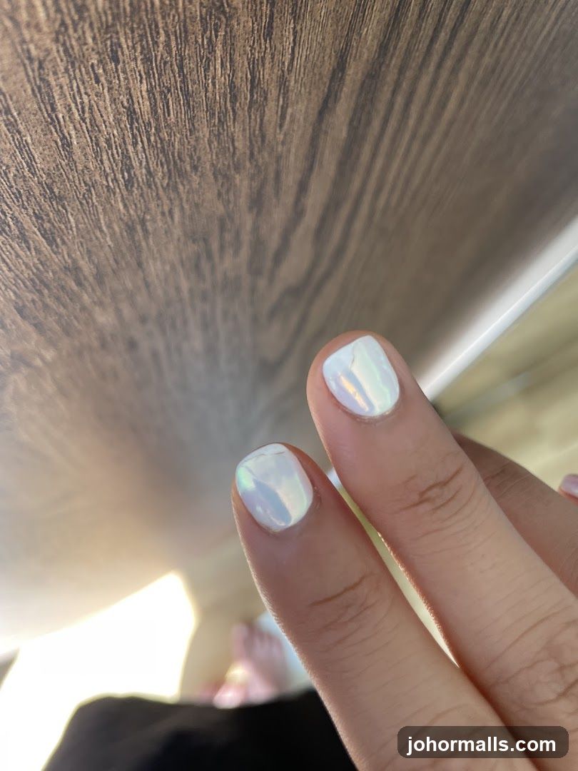 Nails with iridescent polish