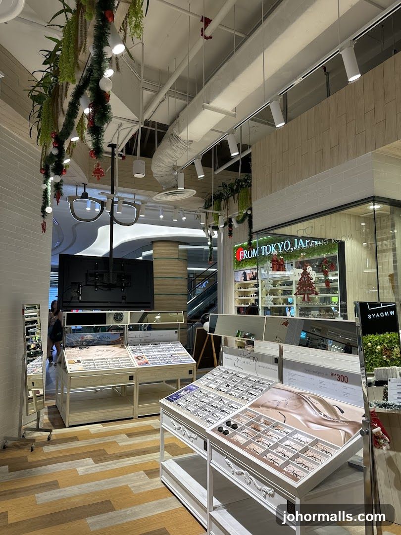 Eyewear Store Display