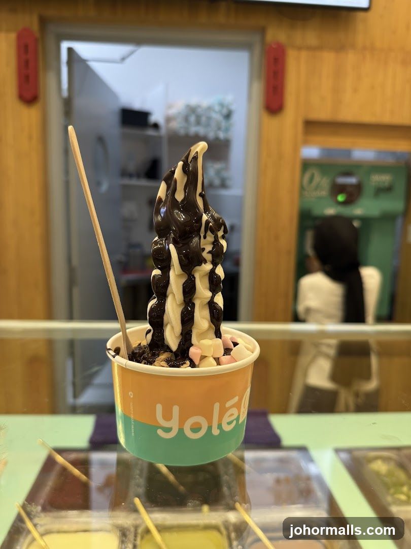 Yolé Frozen Yogurt