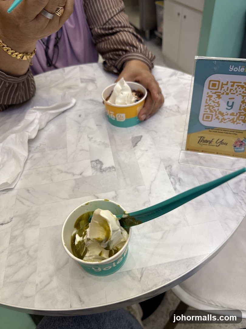 Yole Frozen Yogurt