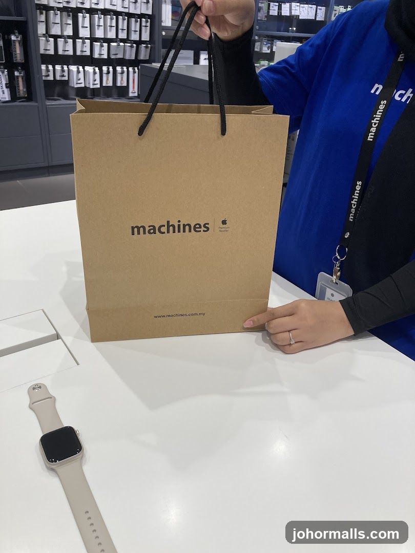 Apple Premium Reseller Shopping Bag and Smartwatch