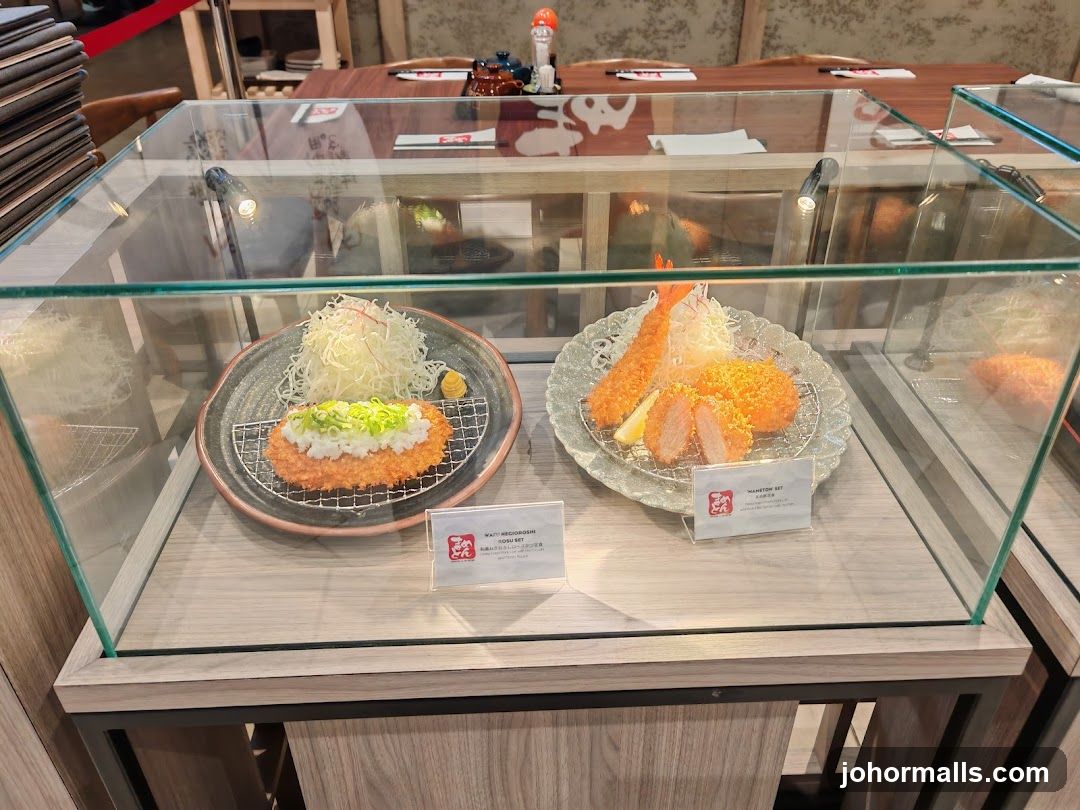 Restaurant Interior Display Case