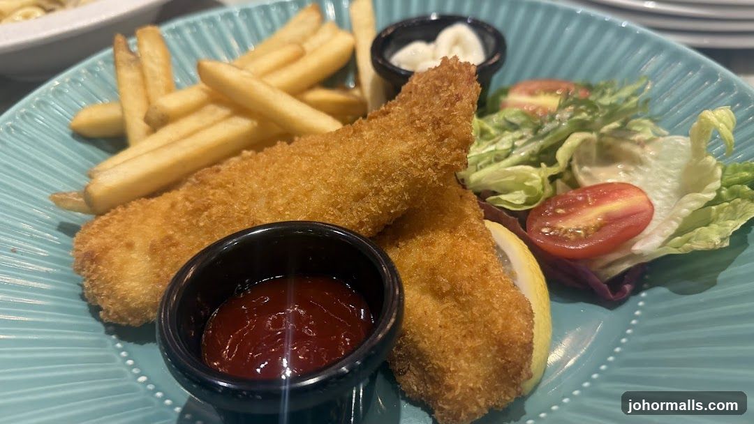 Fish and chips with salad