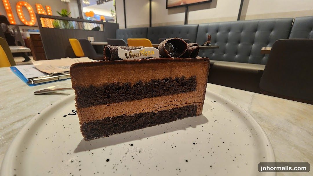 Chocolate Layer Cake at VivoPizza