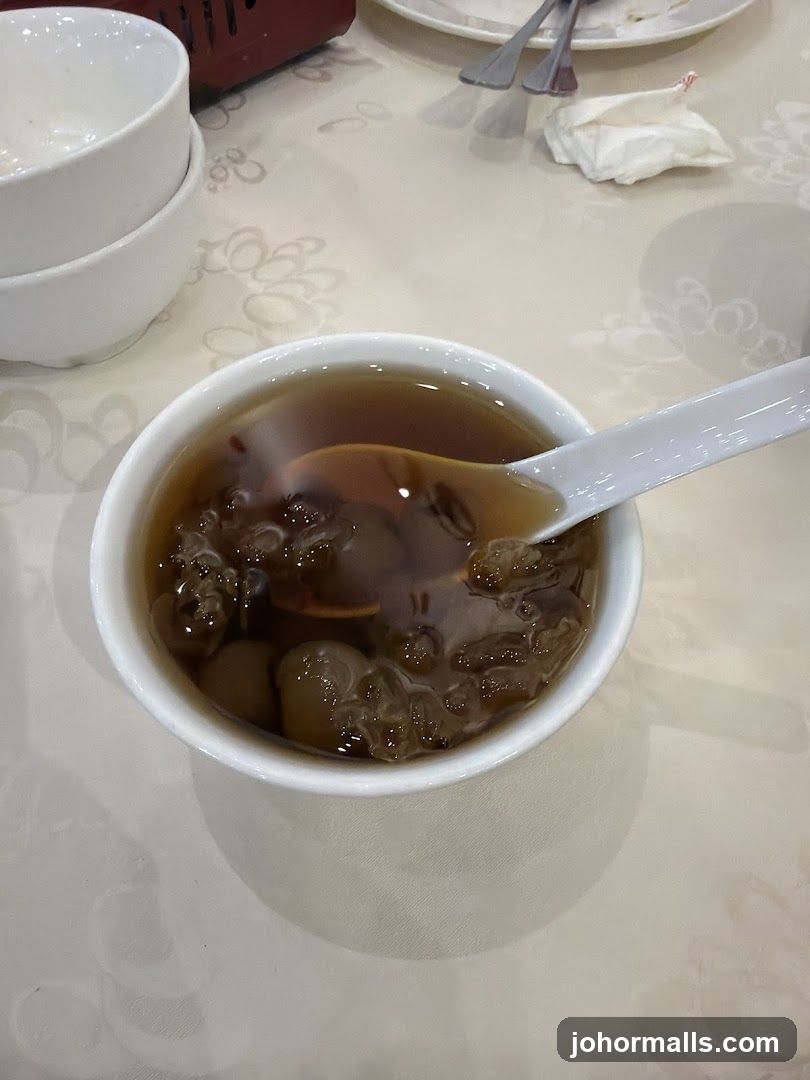 Dessert Soup with Longan and Jelly
