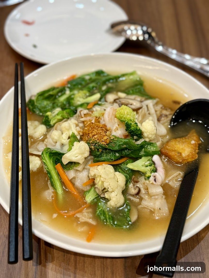 Noodles with Vegetables and Shrimp