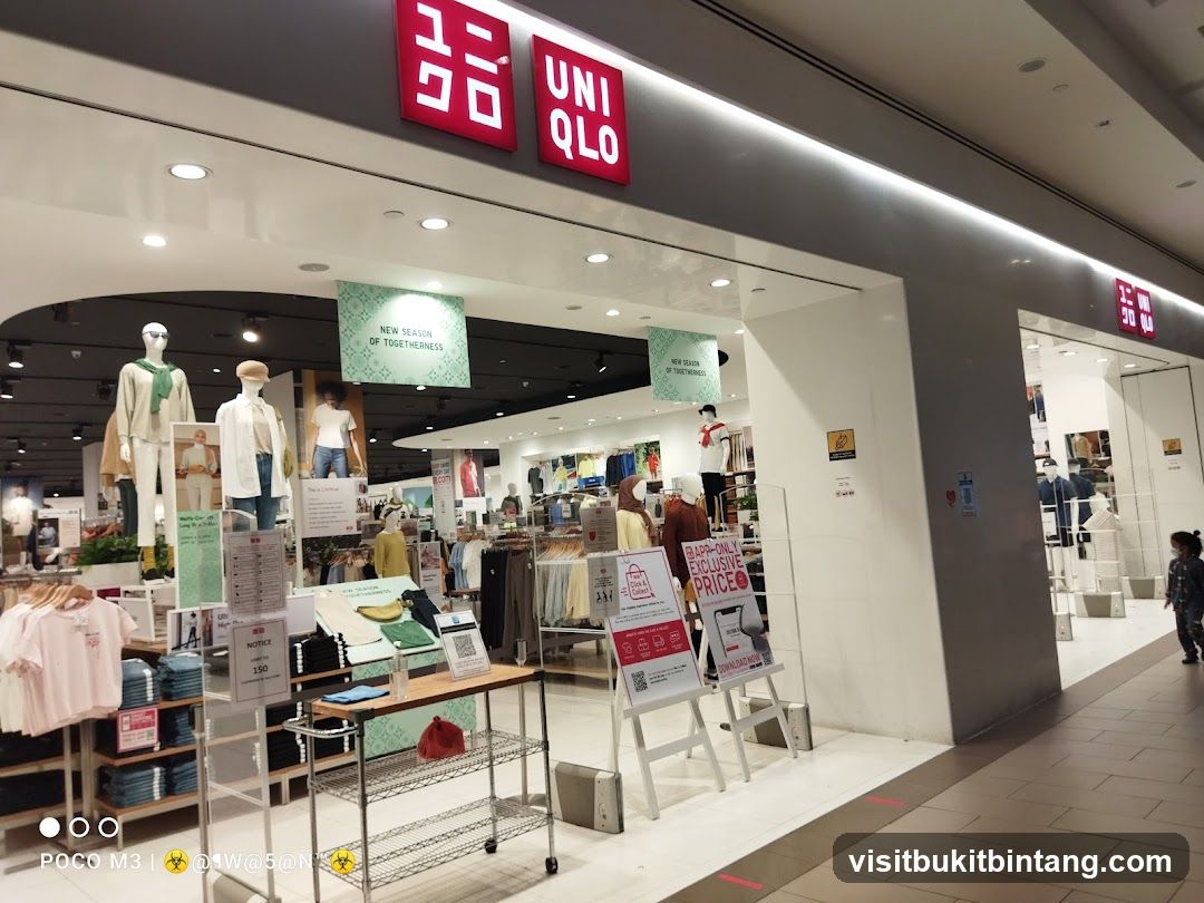 Uniqlo Storefront