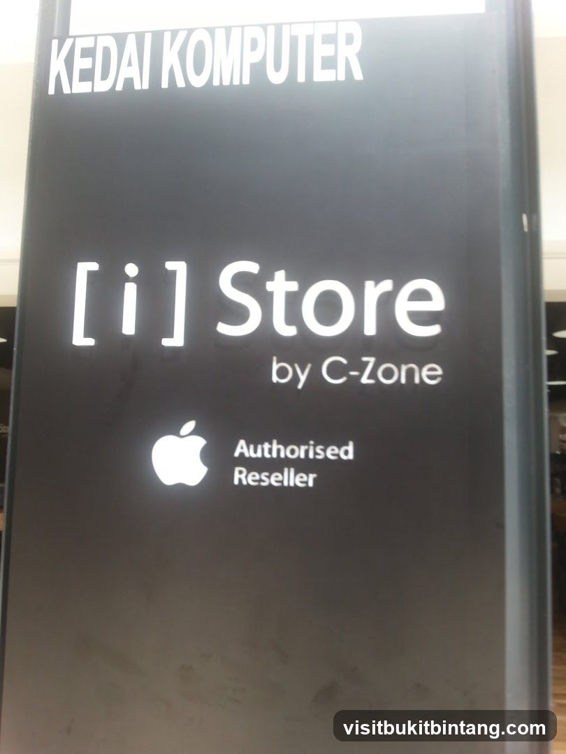 [ i ] Store @ Publika