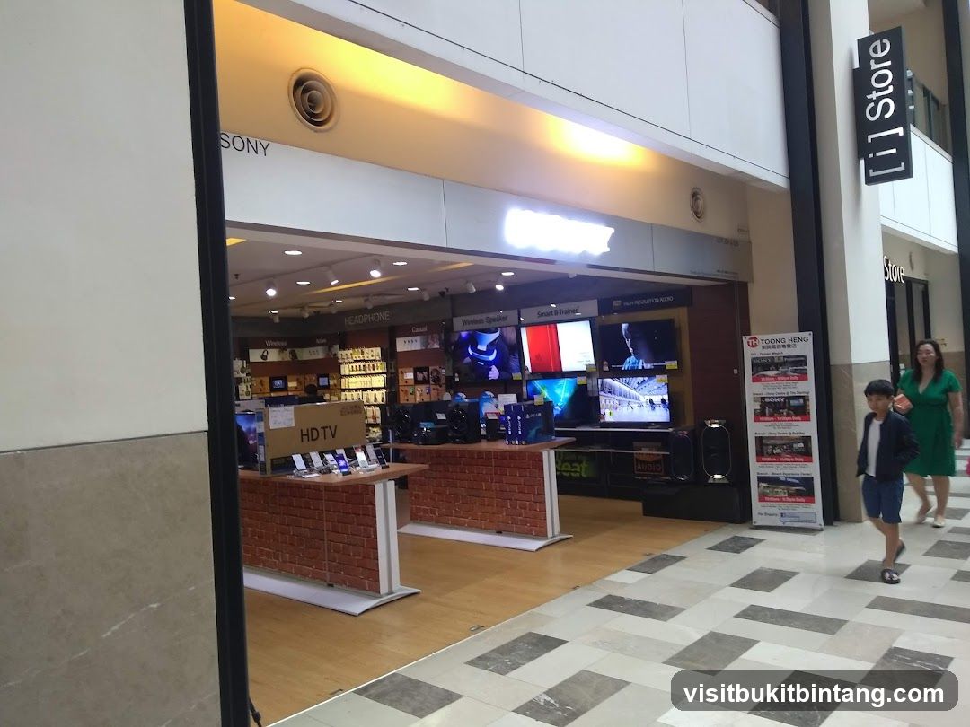 [ i ] Store @ Publika