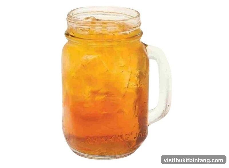 Iced Tea in a Mason Jar