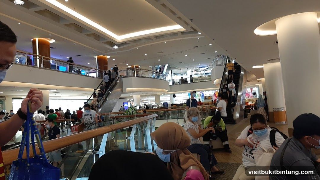 People in a shopping mall