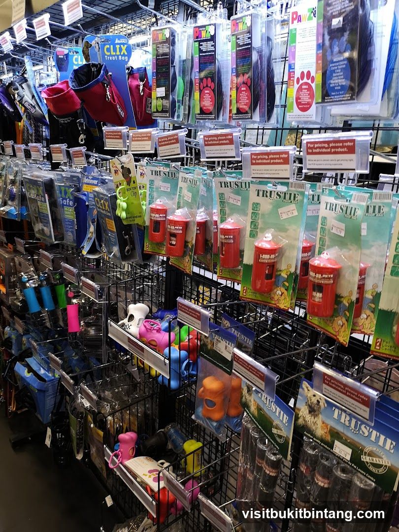 Pet Supplies Aisle