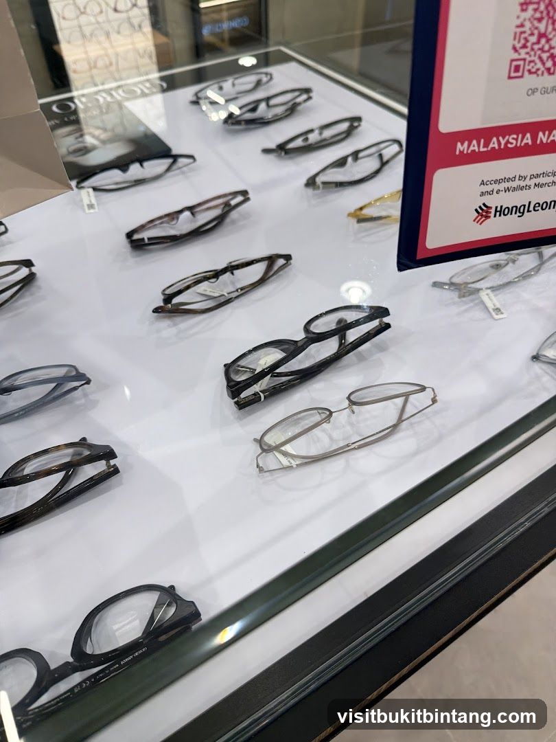 Eyeglasses Display
