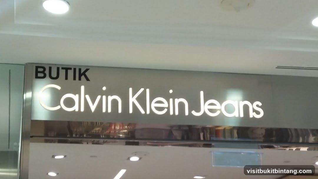 Calvin Klein Gurney Plaza