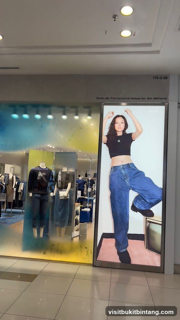 Calvin Klein Gurney Plaza