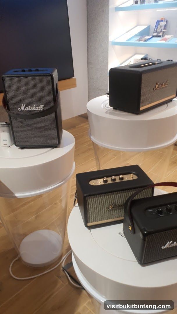 Marshall Speakers Display