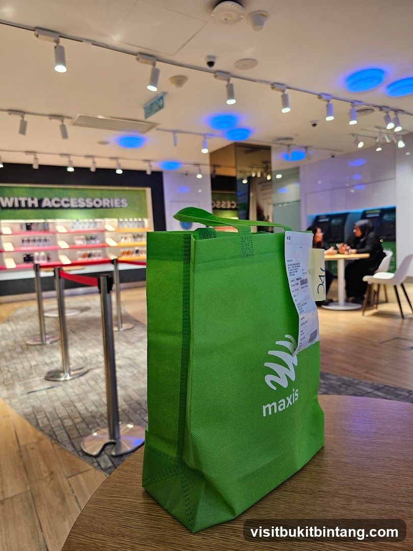 Green Shopping Bag with Maxis Logo