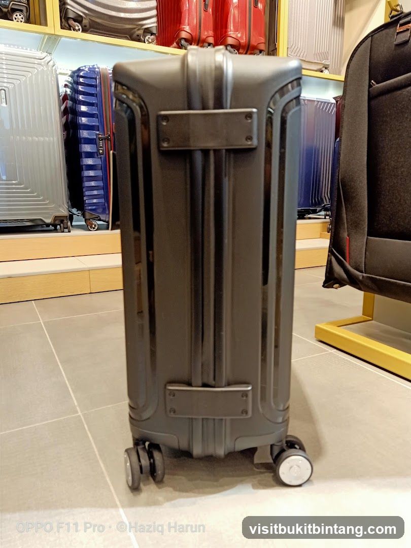 Luggage display