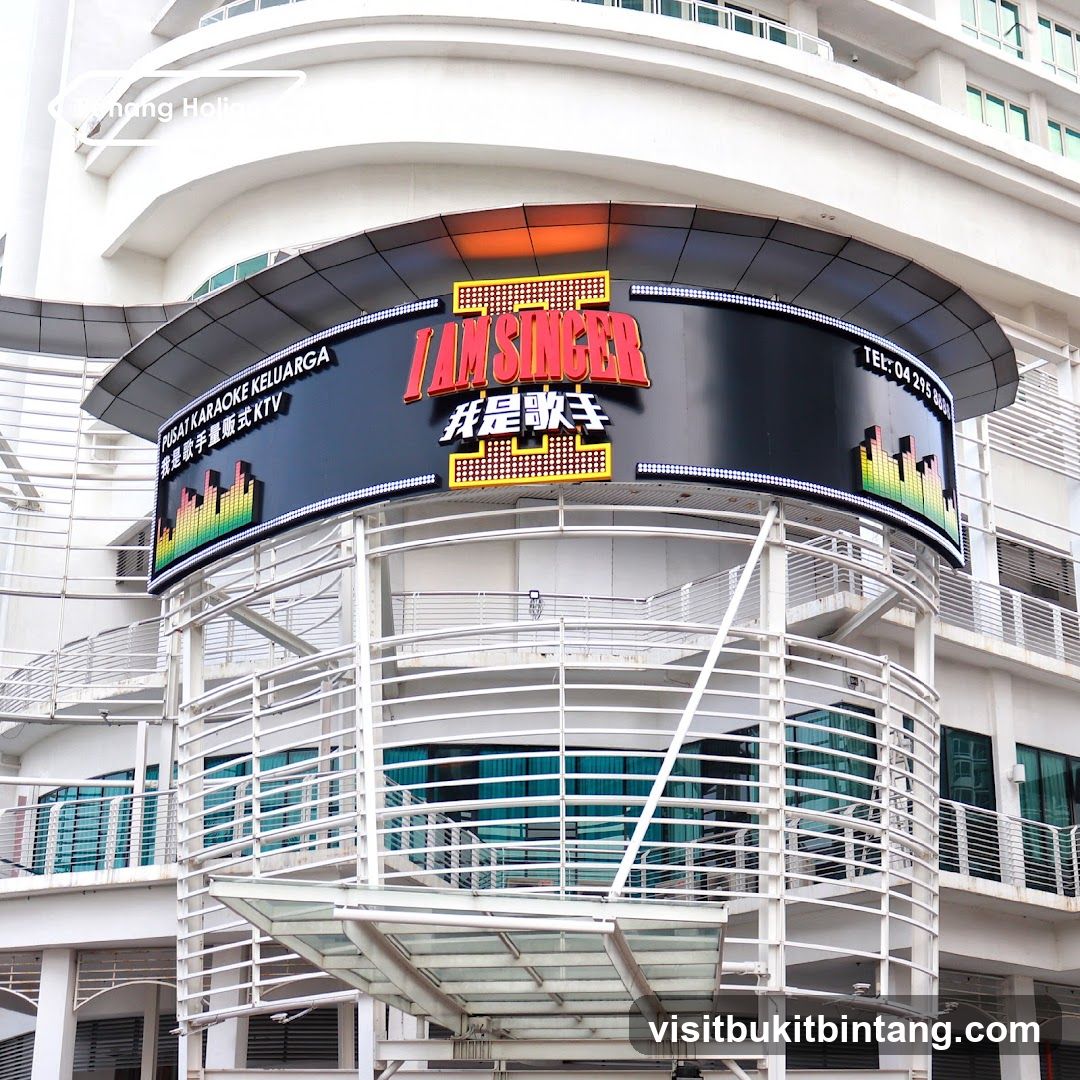 I am Singer Gurney Paragon