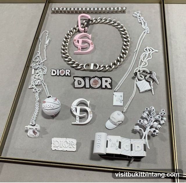 Dior Jewelry Display