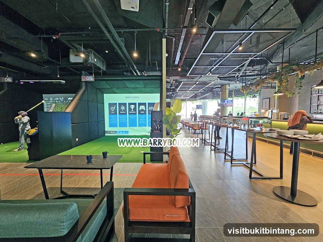 Indoor Golf and Dining Area