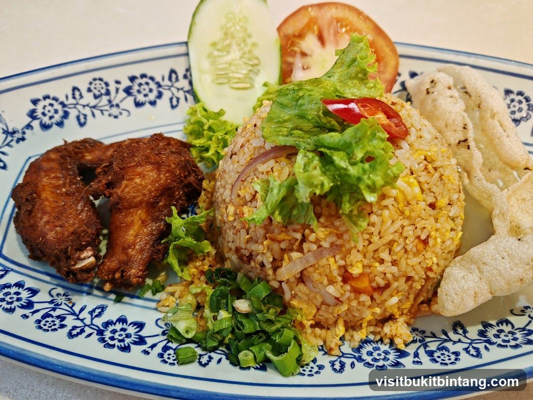 Fried Rice with Chicken Wings