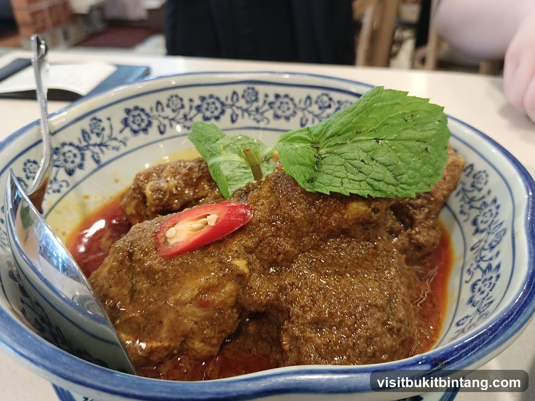 Curry Dish with Mint and Chili