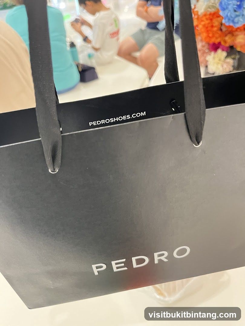 Black shopping bag with PEDRO logo