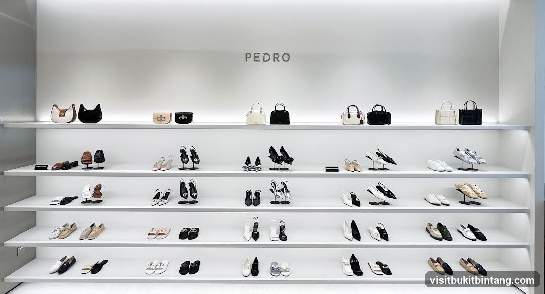 Pedro Shoe and Bag Display