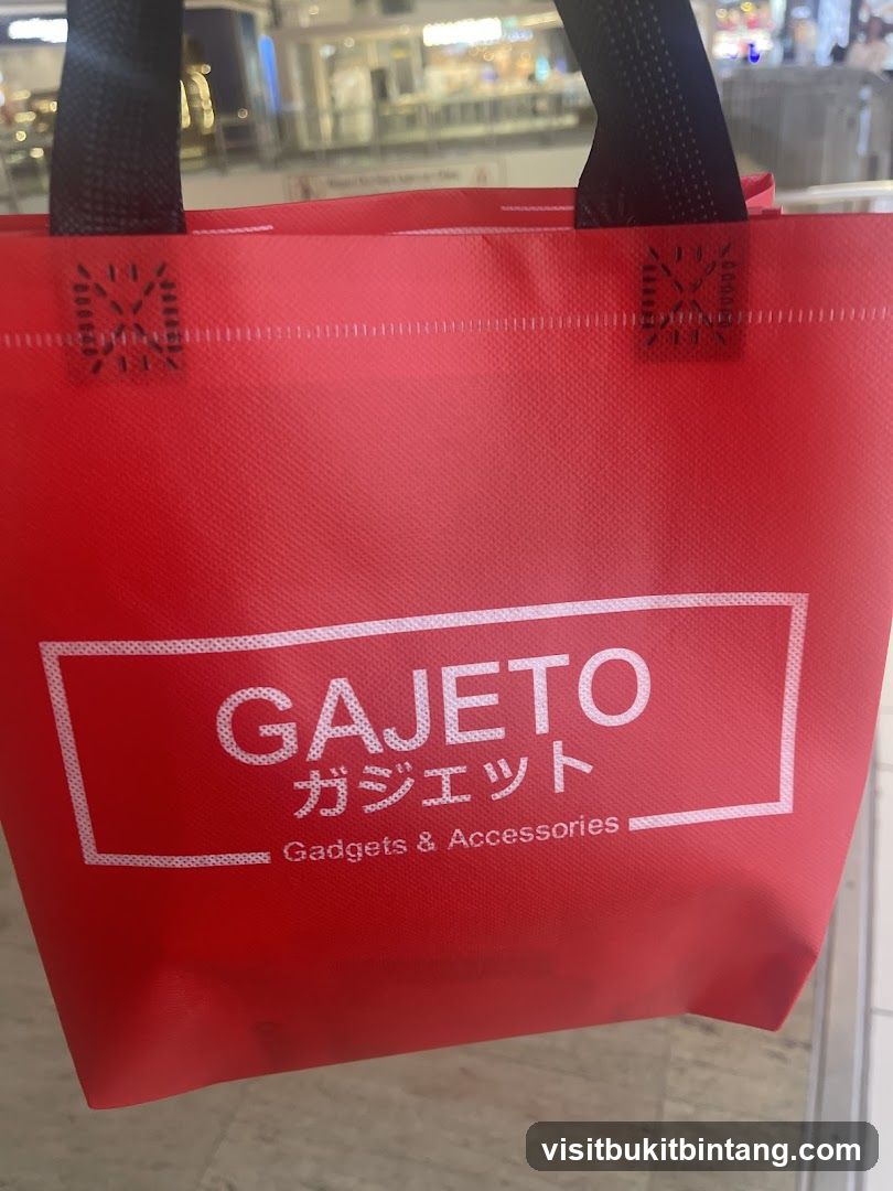Red Shopping Bag with "GAJETO" Logo