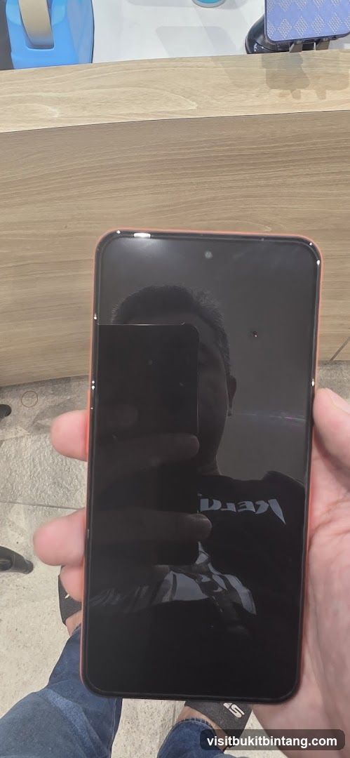 Person holding a smartphone