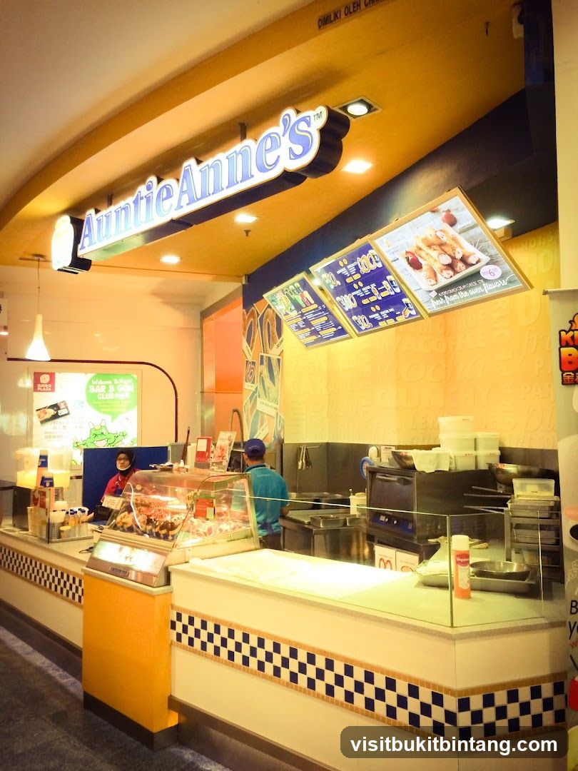 Auntie Anne's Counter