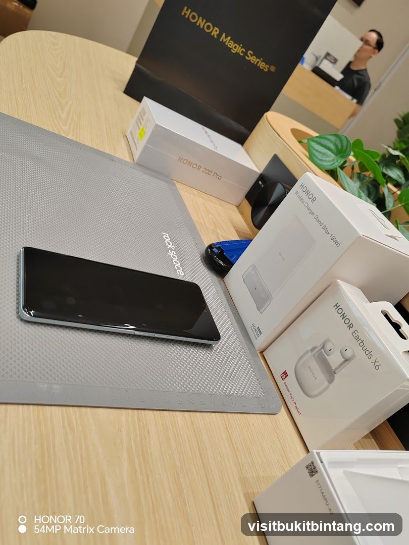 HONOR Products Display