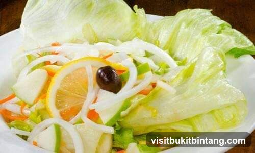 Salad with Lemon and Olive