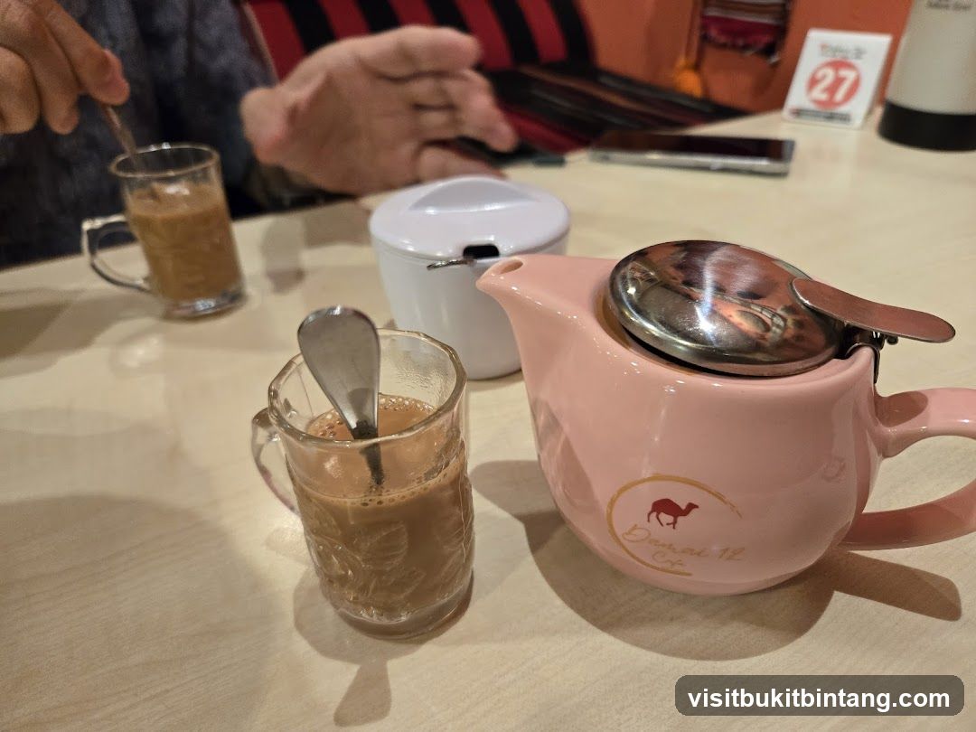 Tea service at a cafe