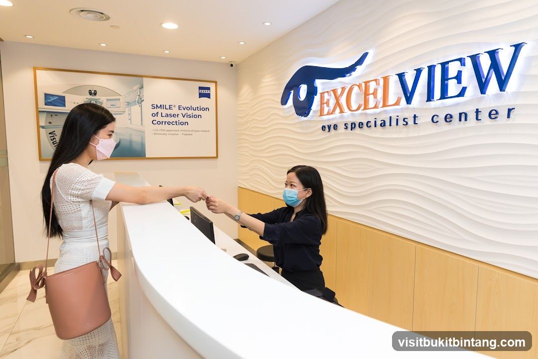 Eye Specialist Center Reception