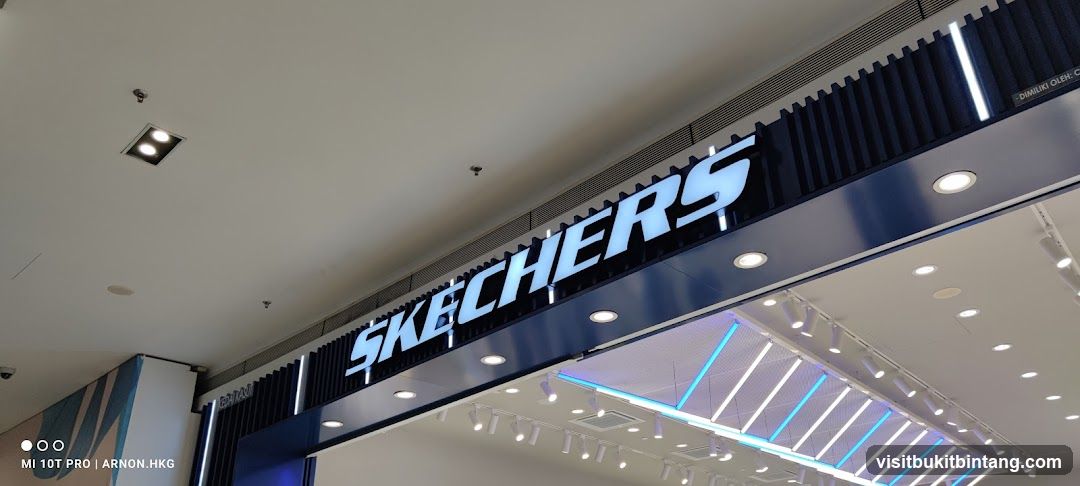 Skechers Store Signage