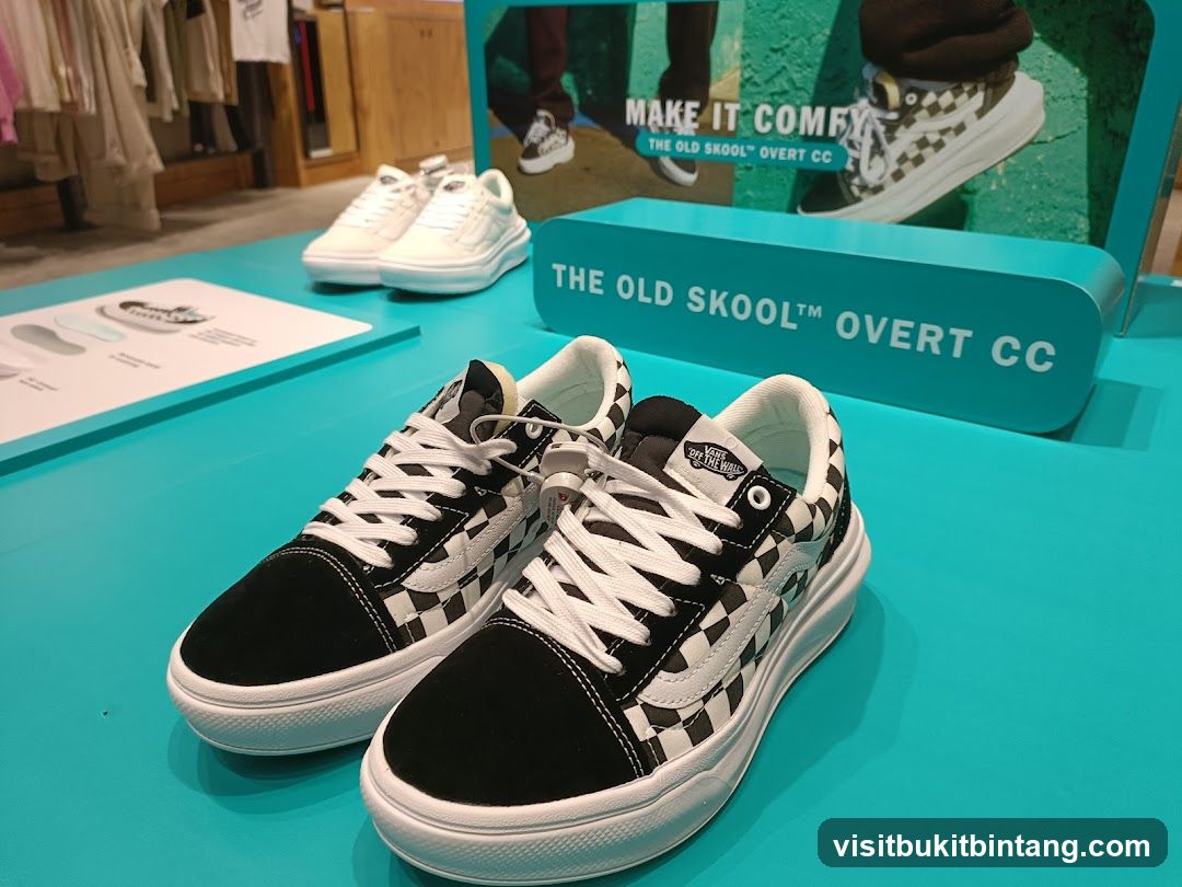 Vans Old Skool Overt CC Sneakers