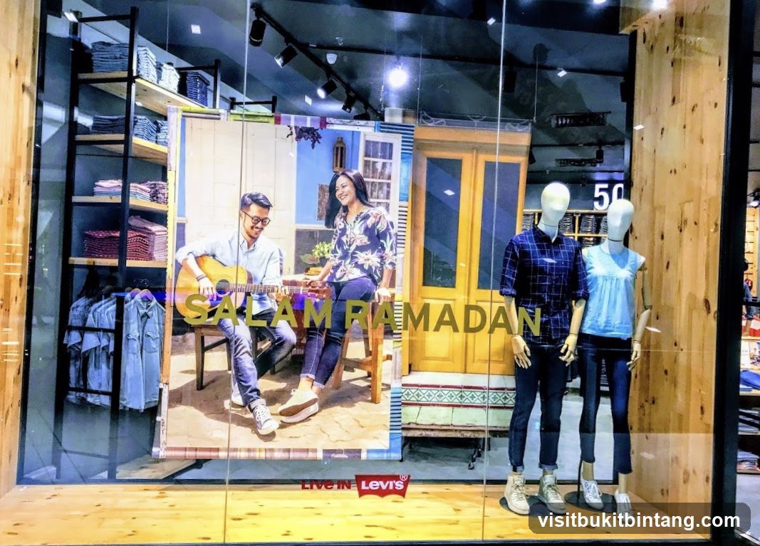 Levi's Ramadan Display