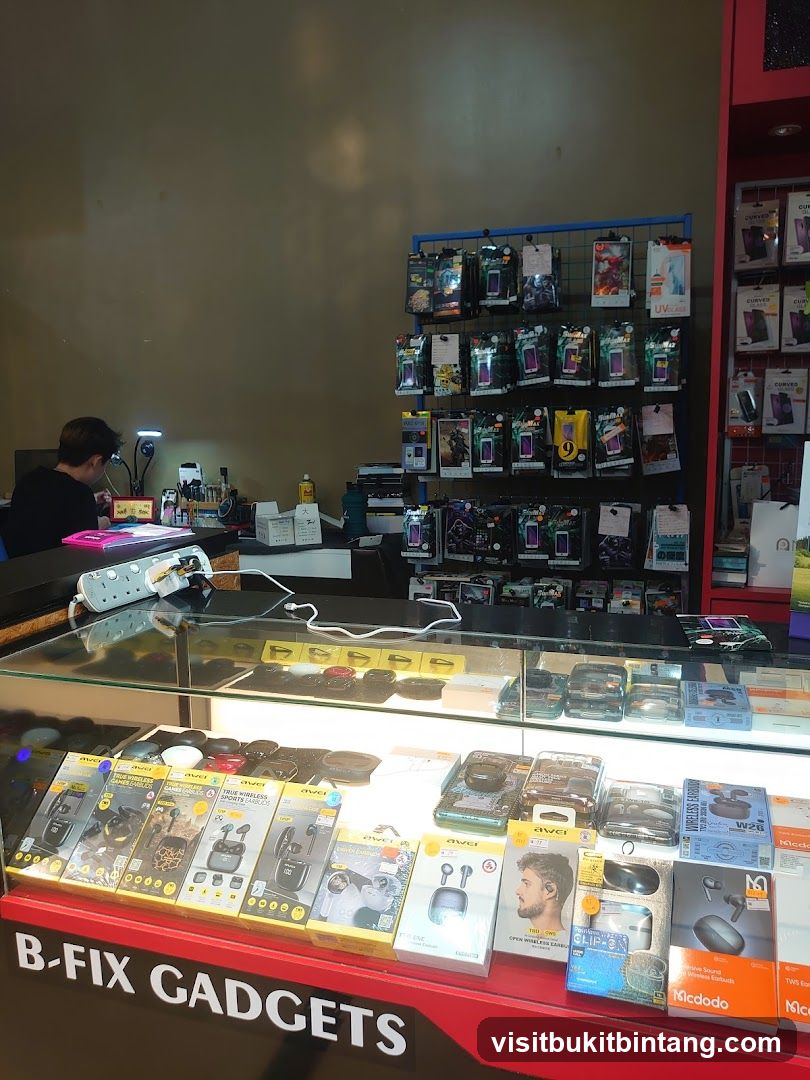 Gadget Store Display
