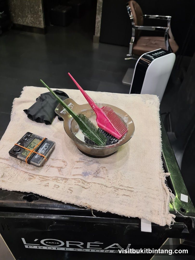 Hairdressing tools and timer