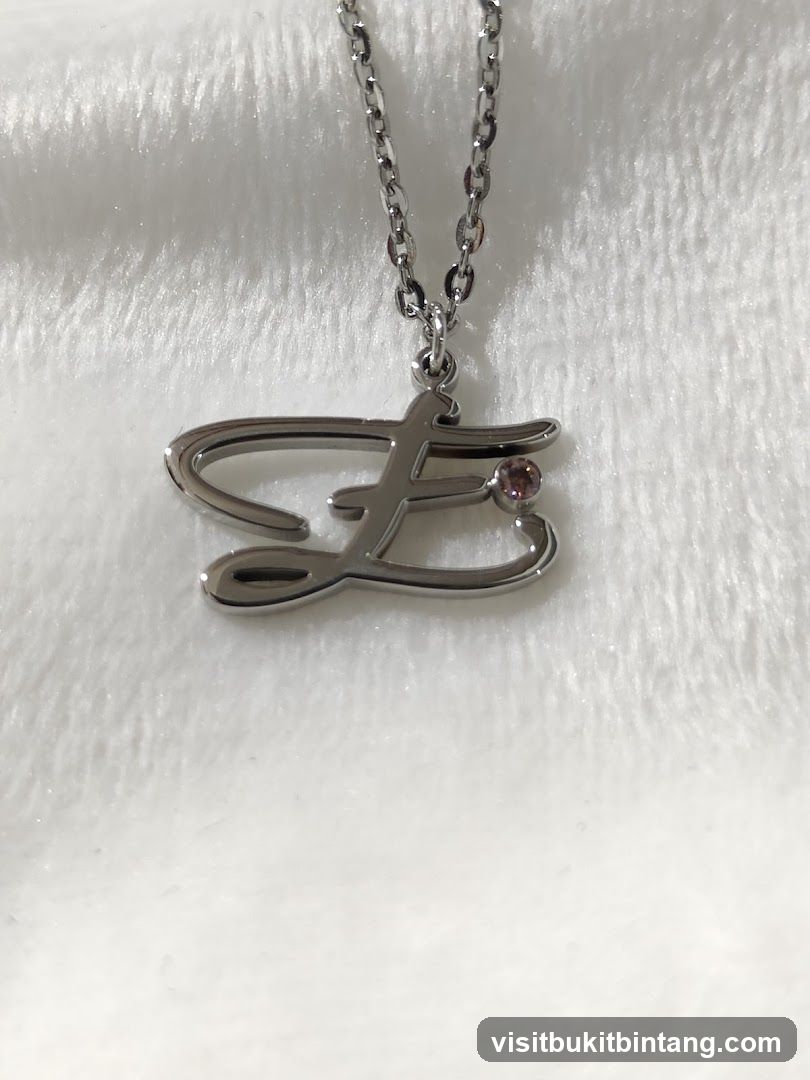 Silver Pendant Necklace with Pink Gemstone