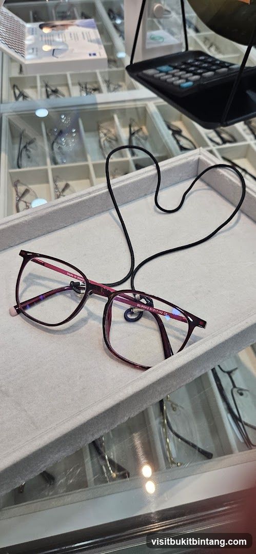 Eyeglasses Display