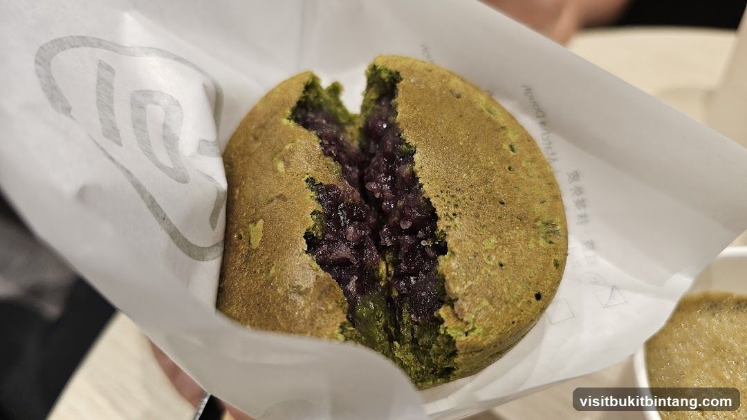 Matcha Red Bean Pastry