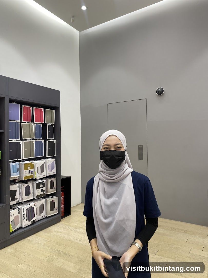 Store Employee