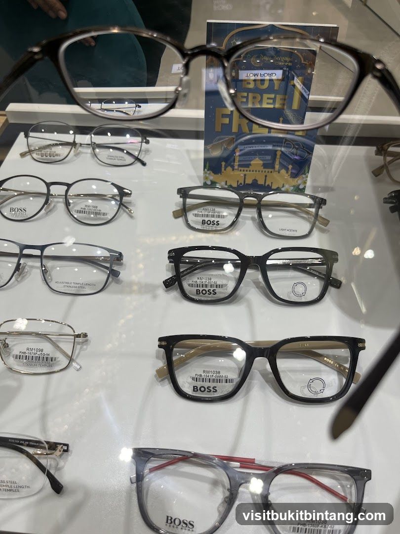 Eyeglasses Display