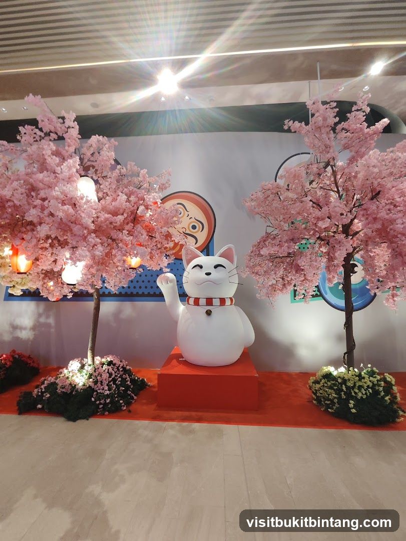 Maneki-neko and Daruma decoration
