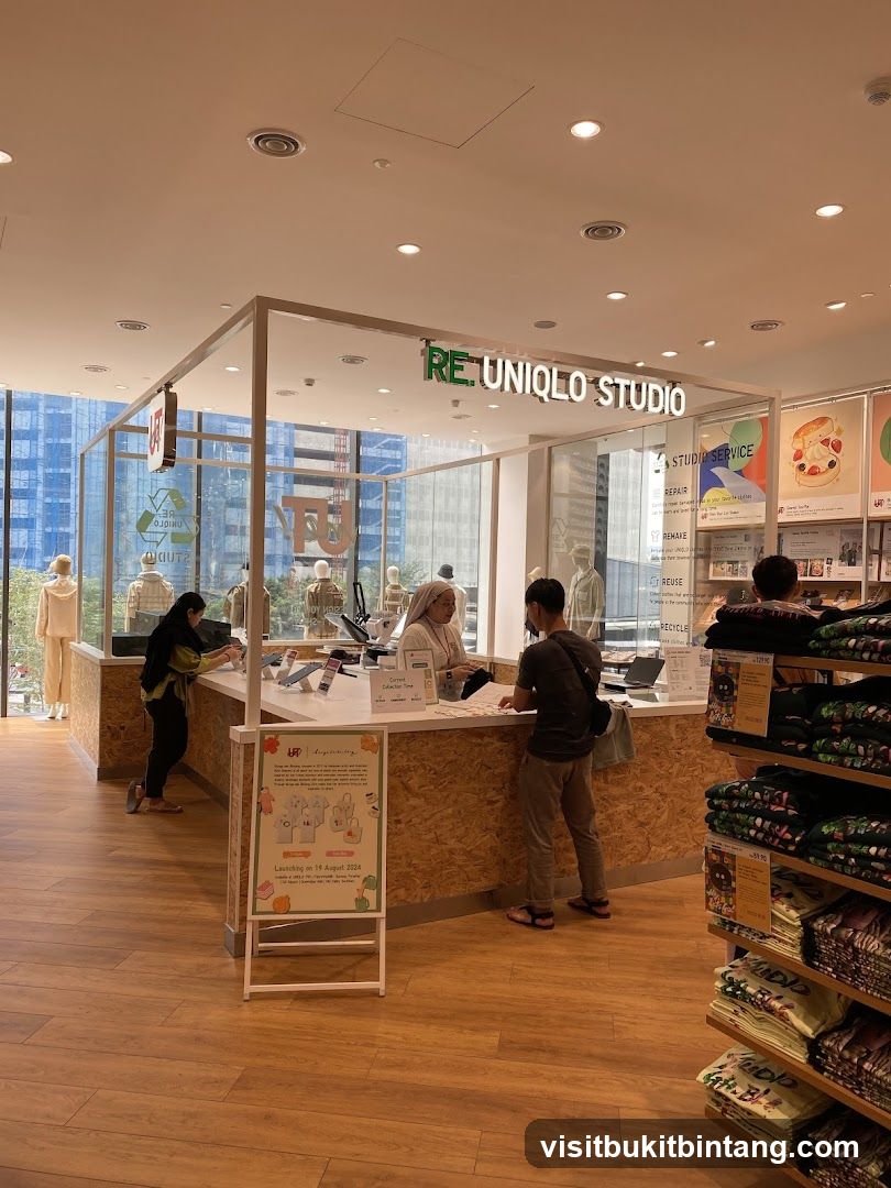 RE. UNIQLO STUDIO Service Counter