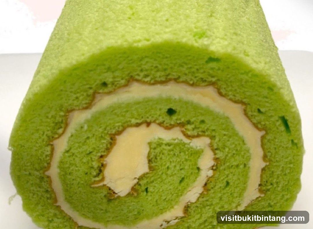 Green Matcha Cake Roll